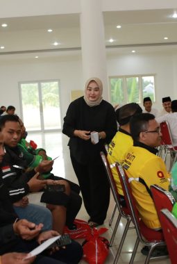 Jelang Lebaran, Said Abdullah Salurkan Sembako dan Tali Asih untuk Ratusan Ojol di Sumenep