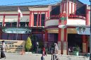 Foto: Tampak orang melintas di depan Rumah Sakit Umum Daerah (RSUD) dr. H. Moh Anwar Sumenep 