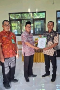Kacabdin Pendidikan Prov Jatim Wilayah Sumenep Lantik Pengurus MGPKLK Kabupaten Sumenep Periode 2026-2028