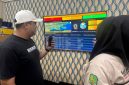 Foto: Indra Wahyudi, Kepala Dinas Komunikasi dan Informatika Kabupaten Sumenep saat melakukan pemantauan rutin di Pos Komando 112