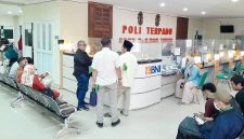 Tampak Ramai Kunjungan Pasien Poli Terpadu RSUD dr. H. Moh Anwar Sumenep. ©suaradara.com