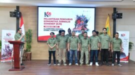 Foto: Prosesi pelantikan Pengurus Komunitas Jurnalis Sumenep (KJS) periode 2026–2029. @Suaradara.com