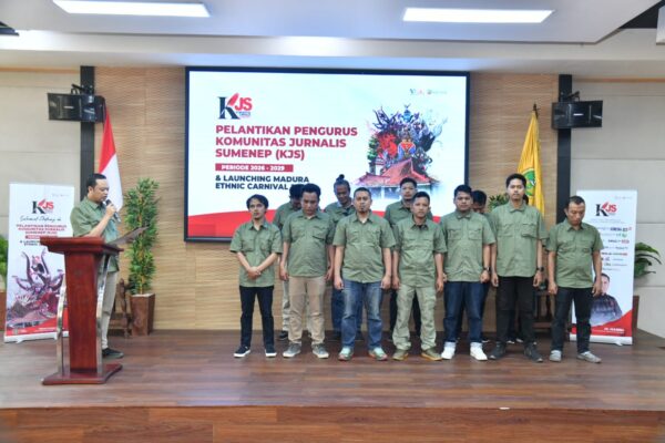 Foto: Prosesi pelantikan Pengurus Komunitas Jurnalis Sumenep (KJS) periode 2026–2029. @Suaradara.com