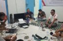 Pengurus Asosiasi Wartawan Demokrasi Indonesia (AWDI) Sumenep saat diskusi terkait rencana penerapan e-voting Pilkades Tahun 2027 @Suaradara.com