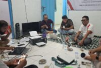 Pengurus Asosiasi Wartawan Demokrasi Indonesia (AWDI) Sumenep saat diskusi terkait rencana penerapan e-voting Pilkades Tahun 2027 @Suaradara.com