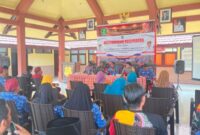 Foto: Camat Nonggunung, Bambang Risdiyanto (tengah) Pimpin Langsung Musyawarah Kecamatan dalam rangka serap aspirasi terkait perubahan nama Kabupaten @Suaradara.com