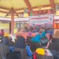 Foto: Camat Nonggunung, Bambang Risdiyanto (tengah) Pimpin Langsung Musyawarah Kecamatan dalam rangka serap aspirasi terkait perubahan nama Kabupaten @Suaradara.com