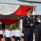 Dadang Dedi Iskandar, Kepala Dinas Perumahan Rakyat, Kawasan Permukiman dan Perhubungan Kabupaten Sumenep, saat memimpin upacara Peringatan Hari Perhubungan Nasional (Harhubnas) yang ke 55 Tahun 2026 @Suaradara.com