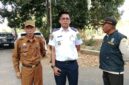 Dadang Dedi Iskandar (baju putih) Kepala Dinas Perumahan Rakyat Kawasan Permukiman dan Perhubungan saat operasi gabungan skala besar kepatuhan pajak kendaraan bermotor @Suaradara.com