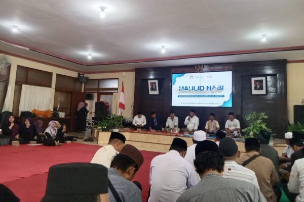 Dinas Komunikasi dan Informatika Kabupaten Sumenep menggelar peringatan maulid nabi besar Muhammad SAW @Media Center