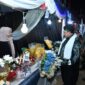 KH. Imam Hasyim Wakil Bupati Sumenep saat meninjau Stan UMKM di Festival Tani Ganding @Suaradara.com