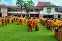 Aparatur Sipil Negara (ASN) di lingkungan Pemkab Sumenep saat upacara gabungan di halaman Kantor Pemkab Sumenep @Suaradara.com