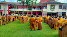 Aparatur Sipil Negara (ASN) di lingkungan Pemkab Sumenep saat upacara gabungan di halaman Kantor Pemkab Sumenep @Suaradara.com